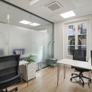 Bureau privé 13 m² 4 postes Coworking Rue de la Chaussée d'Antin Paris 75009 - photo 4